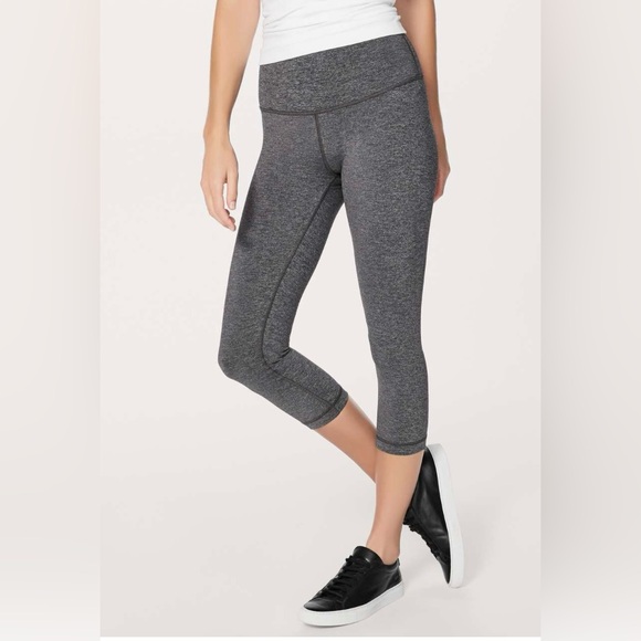 lululemon athletica Pants - Lululemon Wunder Under Crop (Hi-Rise) *Luxtreme 21"
Heathered Black W6ALYS Sz 4